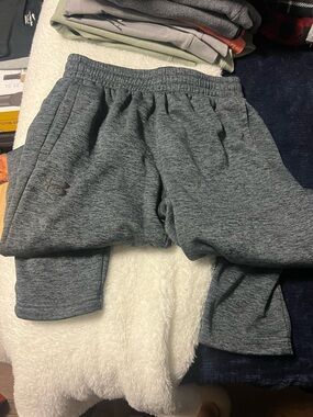 Under Armour Men's Heather Gray Performance Jogger Sweatpants